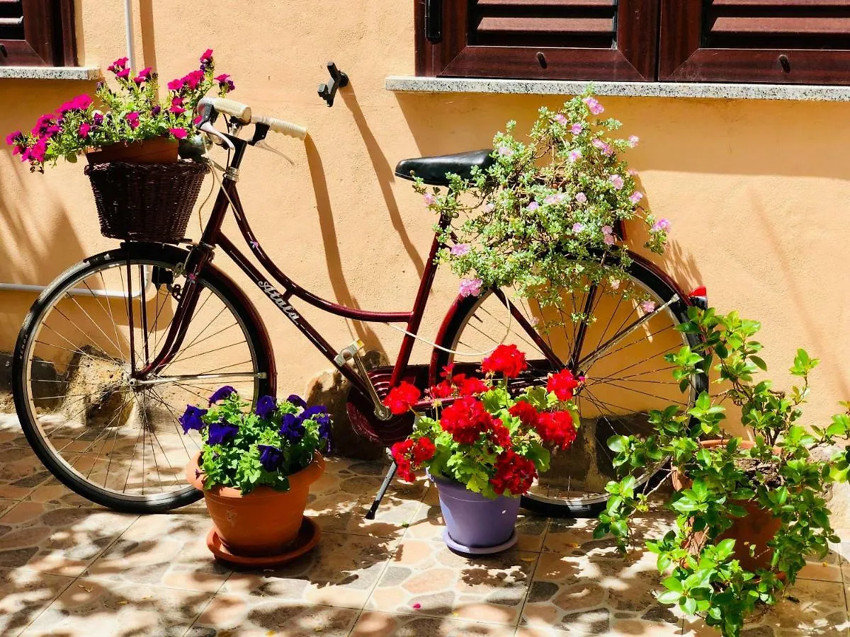 Domo All'Antico Borgo Oristano Pensjonat